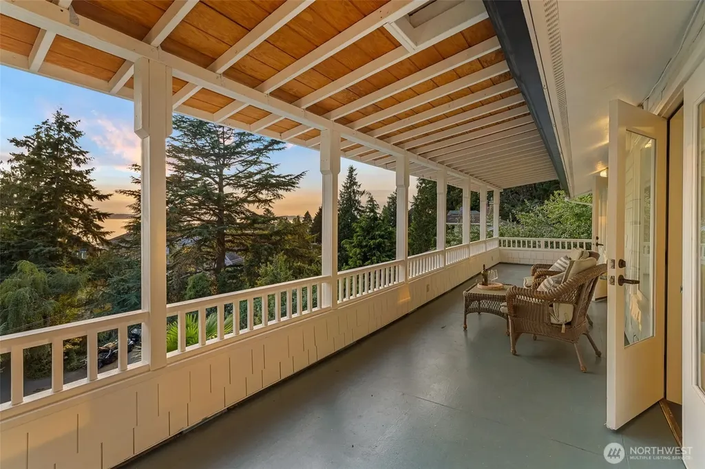 9674 50th Avenue SW Seattle WA 98136