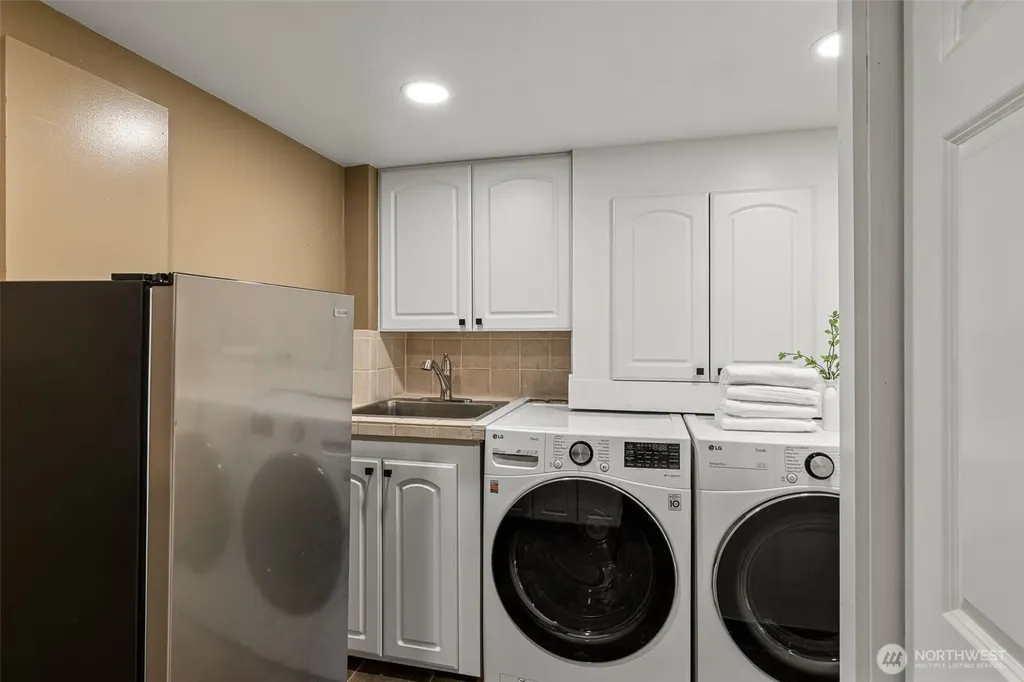 9674 50th Avenue SW Seattle WA 98136