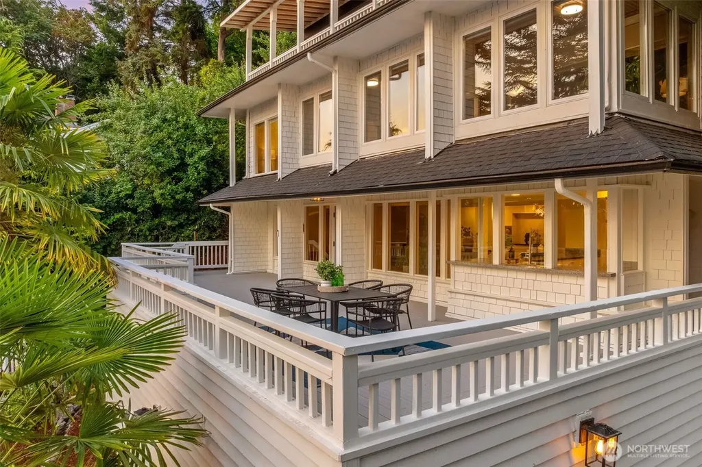 9674 50th Avenue SW Seattle WA 98136