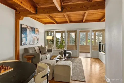 9674 50th Avenue SW Seattle WA 98136