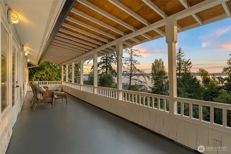 9674 50th Avenue SW Seattle WA 98136