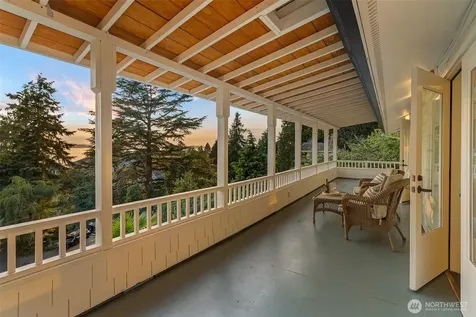 9674 50th Avenue SW Seattle WA 98136