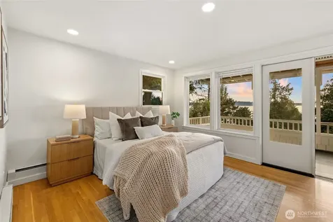 9674 50th Avenue SW Seattle WA 98136