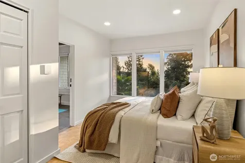 9674 50th Avenue SW Seattle WA 98136