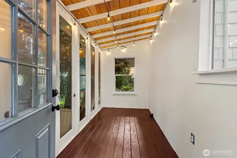 9674 50th Avenue SW Seattle WA 98136