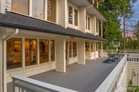 9674 50th Avenue SW Seattle WA 98136