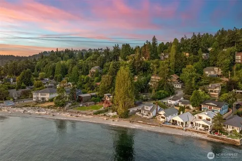 9674 50th Avenue SW Seattle WA 98136