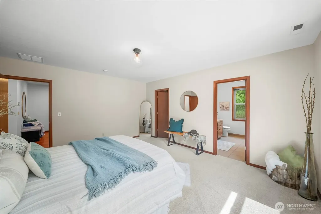 5542 Meadowood Lane NE Olympia WA 98506