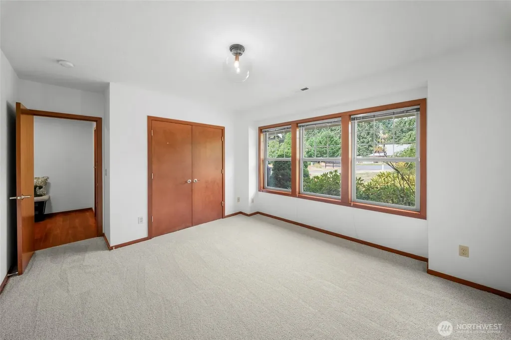 5542 Meadowood Lane NE Olympia WA 98506