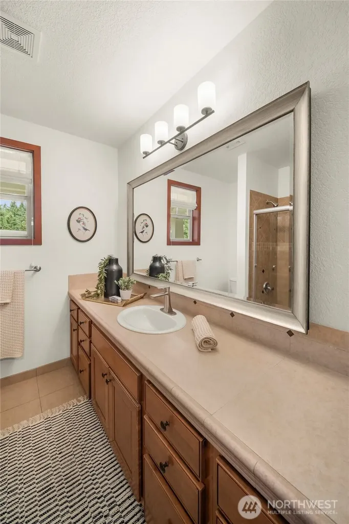 5542 Meadowood Lane NE Olympia WA 98506