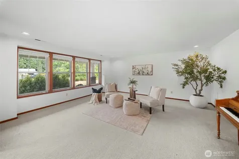 5542 Meadowood Lane NE Olympia WA 98506