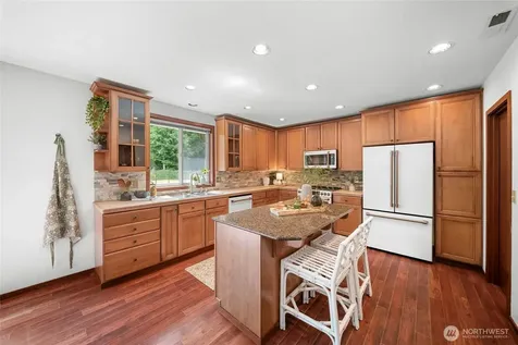 5542 Meadowood Lane NE Olympia WA 98506