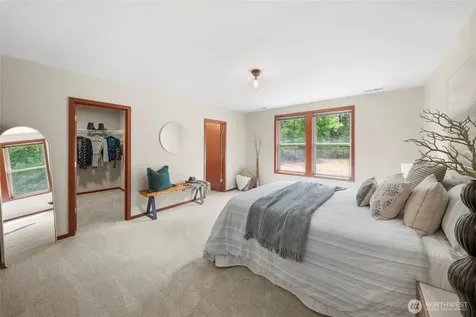 5542 Meadowood Lane NE Olympia WA 98506
