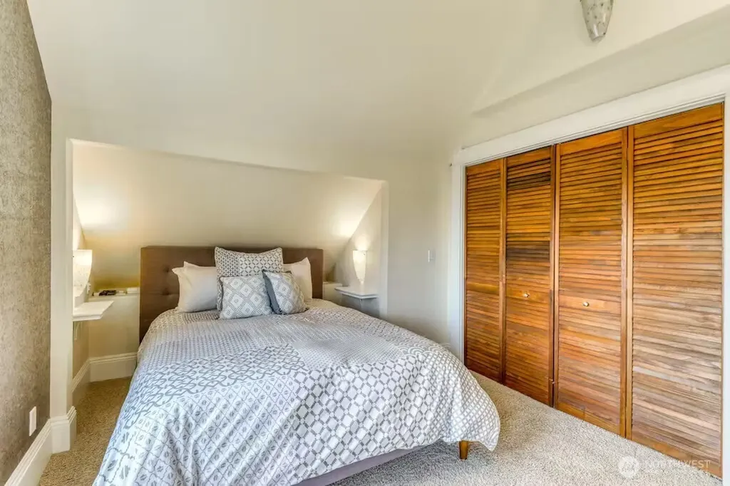 462 N 44th Street Seattle WA 98103