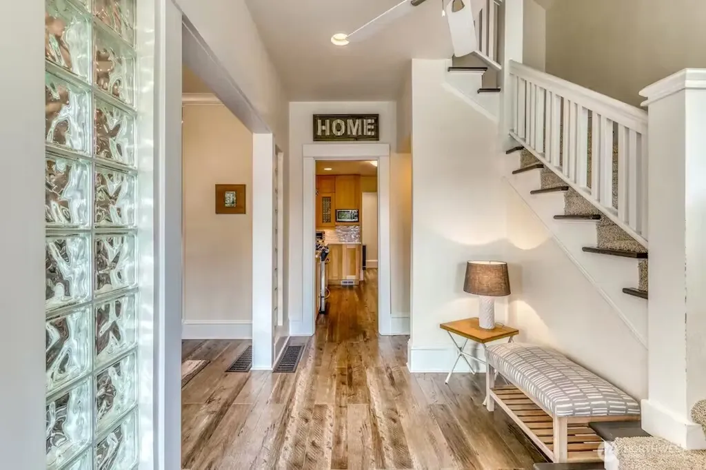462 N 44th Street Seattle WA 98103