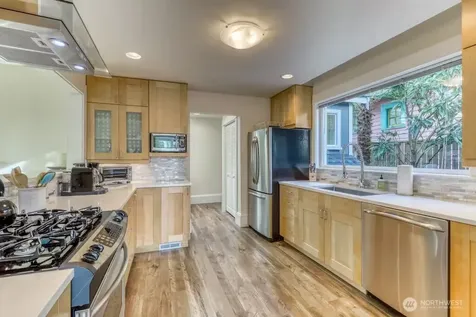 462 N 44th Street Seattle WA 98103