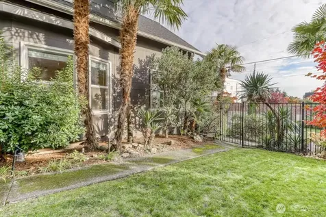 462 N 44th Street Seattle WA 98103