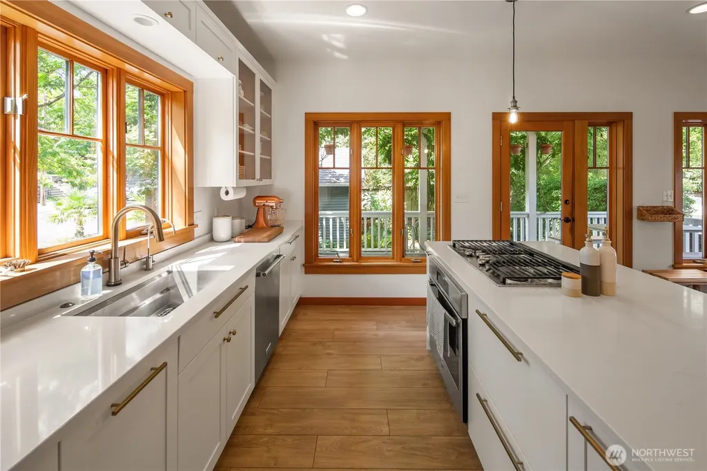 164 Mcgraw Street Seattle WA 98109
