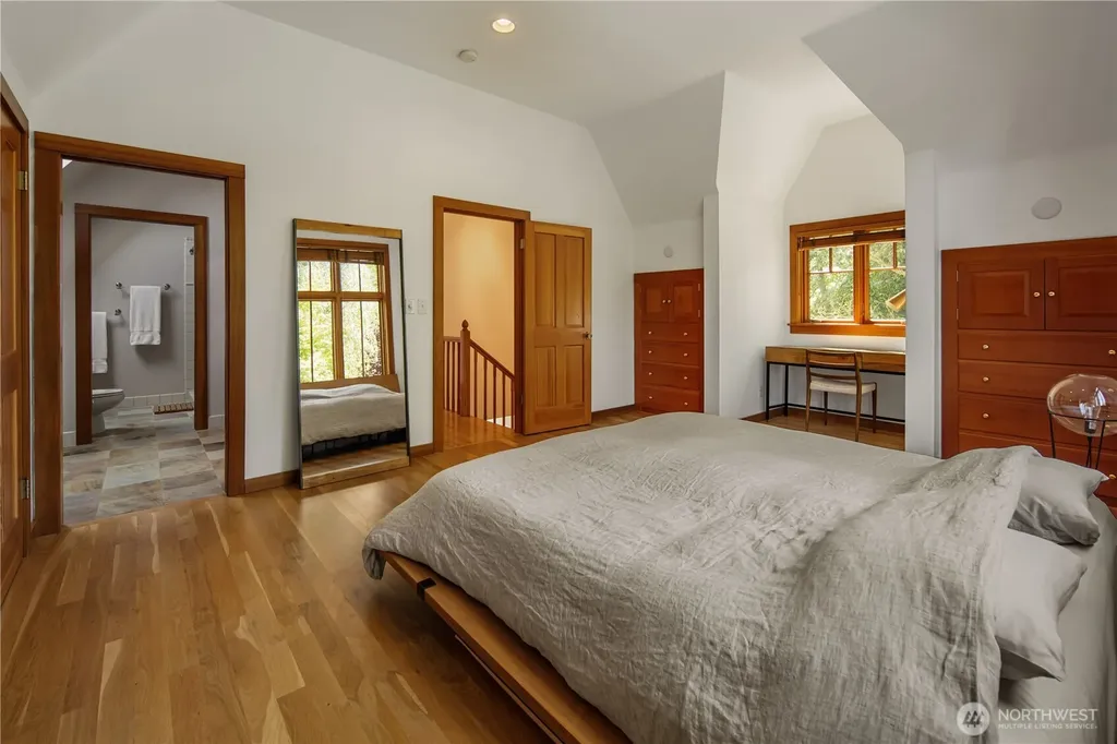 164 Mcgraw Street Seattle WA 98109
