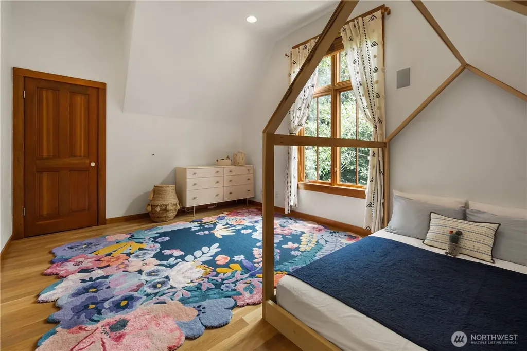 164 Mcgraw Street Seattle WA 98109