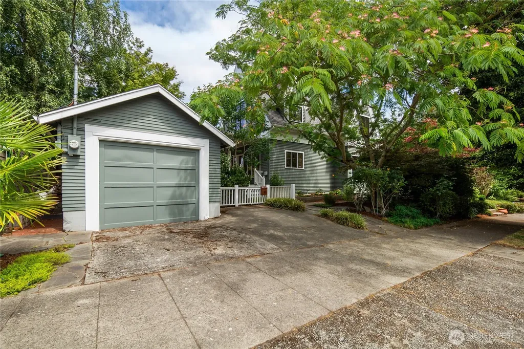 164 Mcgraw Street Seattle WA 98109