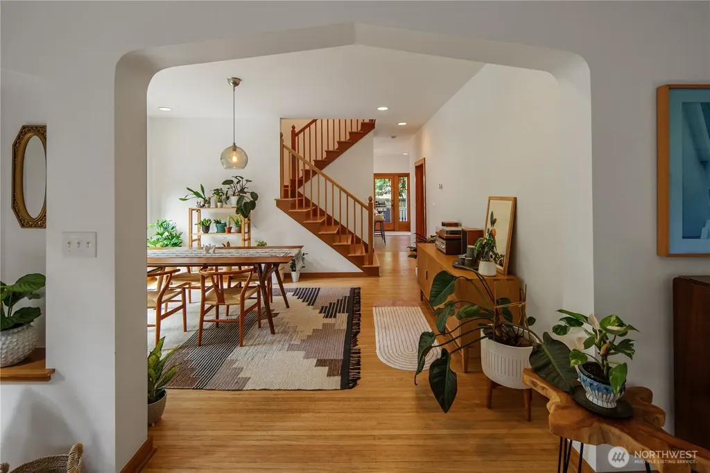 164 Mcgraw Street Seattle WA 98109