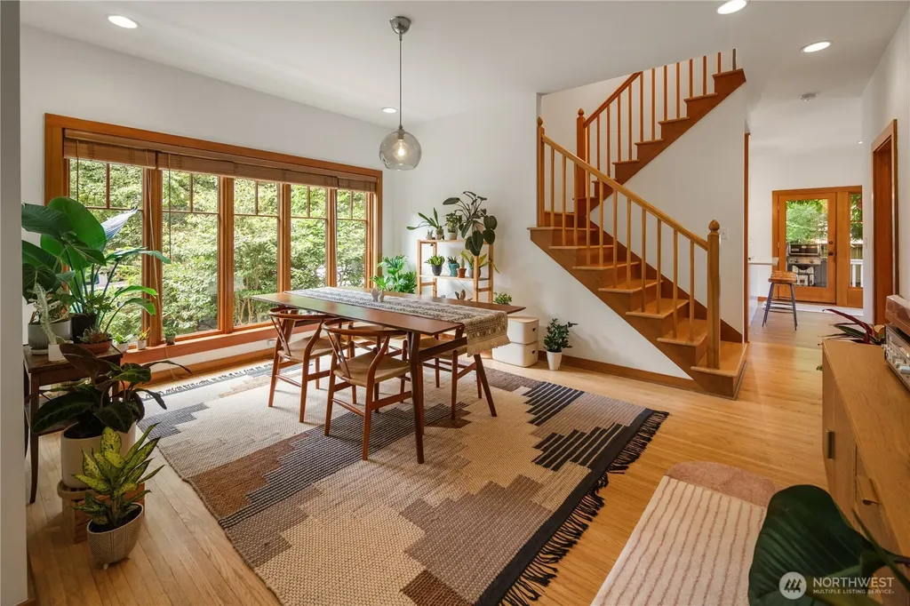 164 Mcgraw Street Seattle WA 98109