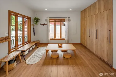 164 Mcgraw Street Seattle WA 98109
