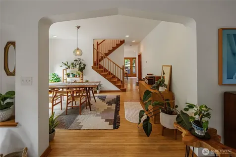 164 Mcgraw Street Seattle WA 98109