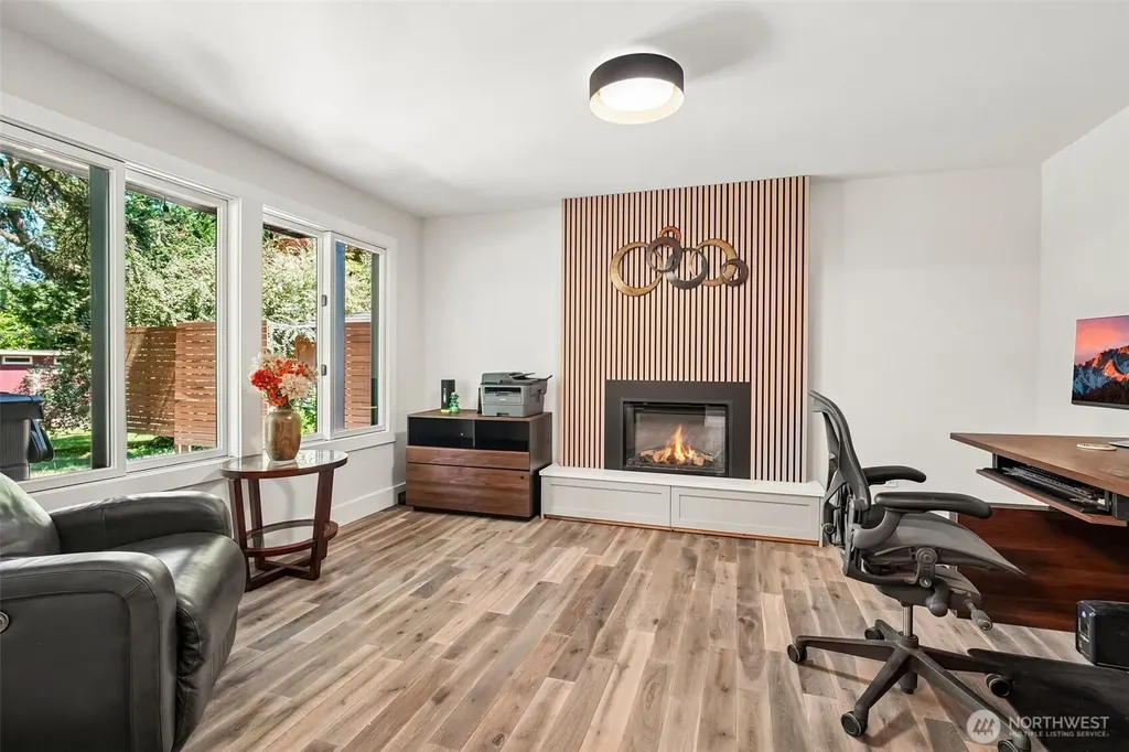 18448 SE 43rd Place Issaquah WA 98027