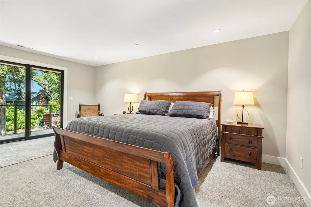 18448 SE 43rd Place Issaquah WA 98027