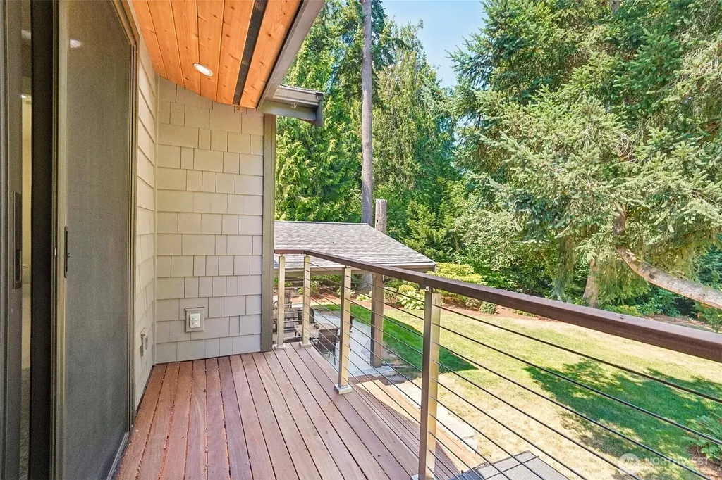 18448 SE 43rd Place Issaquah WA 98027