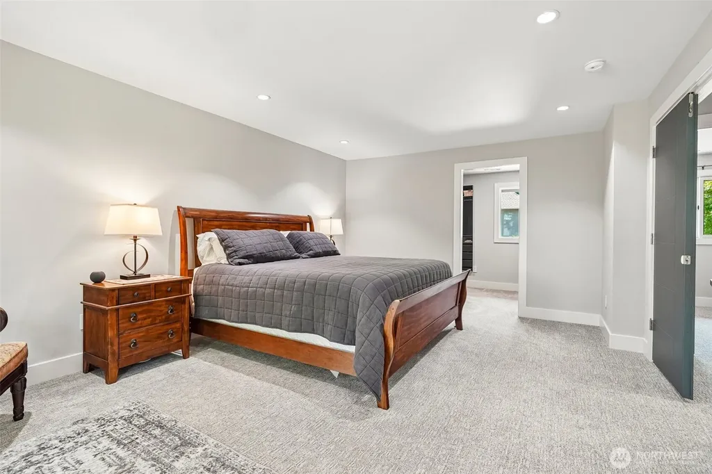 18448 SE 43rd Place Issaquah WA 98027