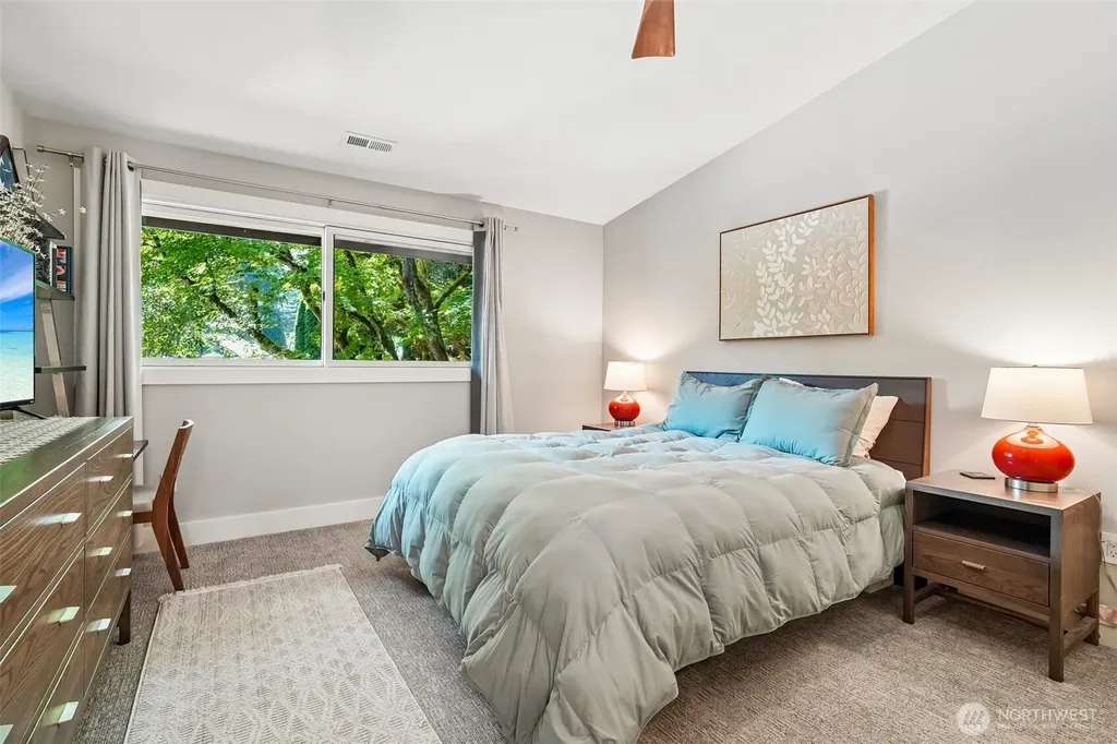 18448 SE 43rd Place Issaquah WA 98027
