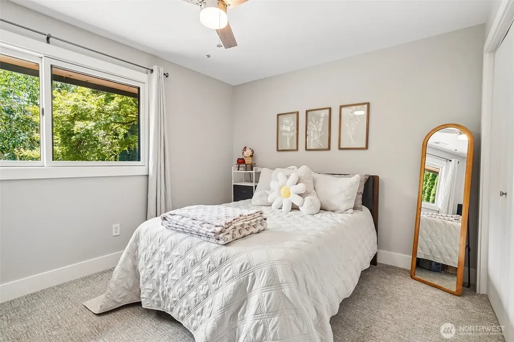 18448 SE 43rd Place Issaquah WA 98027