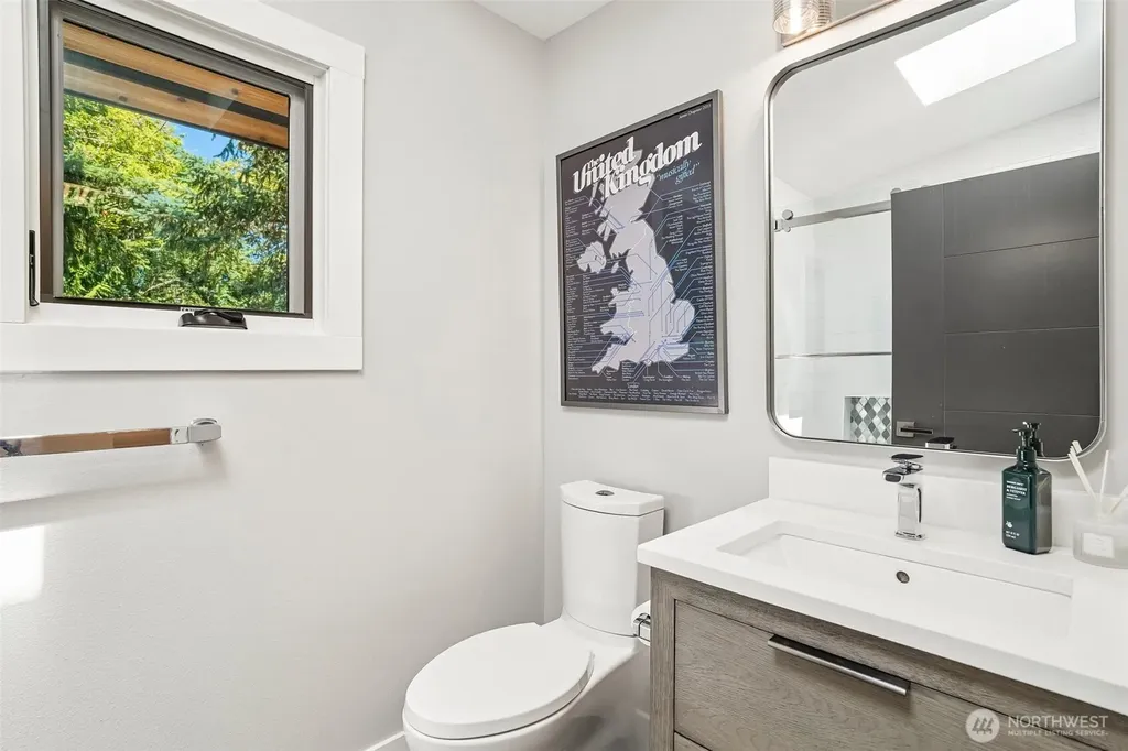 18448 SE 43rd Place Issaquah WA 98027