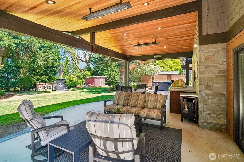 18448 SE 43rd Place Issaquah WA 98027