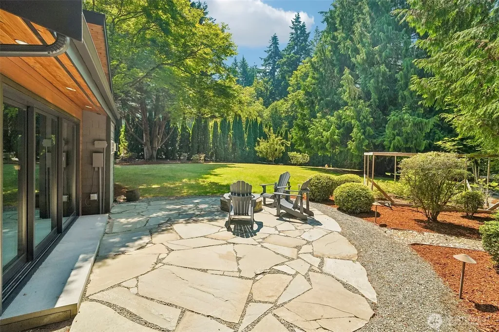 18448 SE 43rd Place Issaquah WA 98027