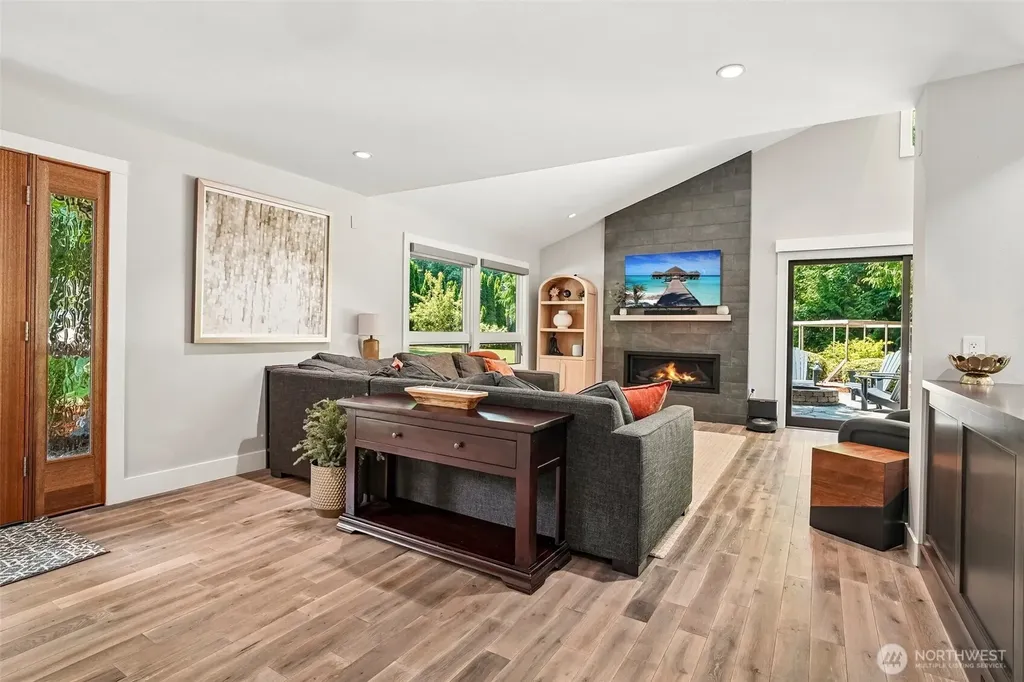 18448 SE 43rd Place Issaquah WA 98027