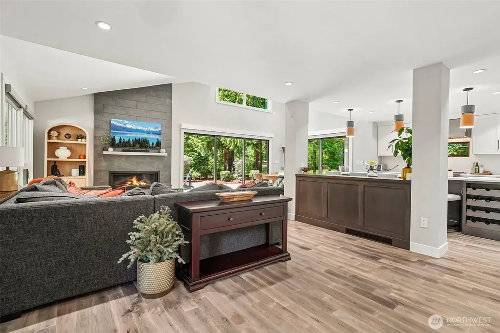 18448 SE 43rd Place Issaquah WA 98027