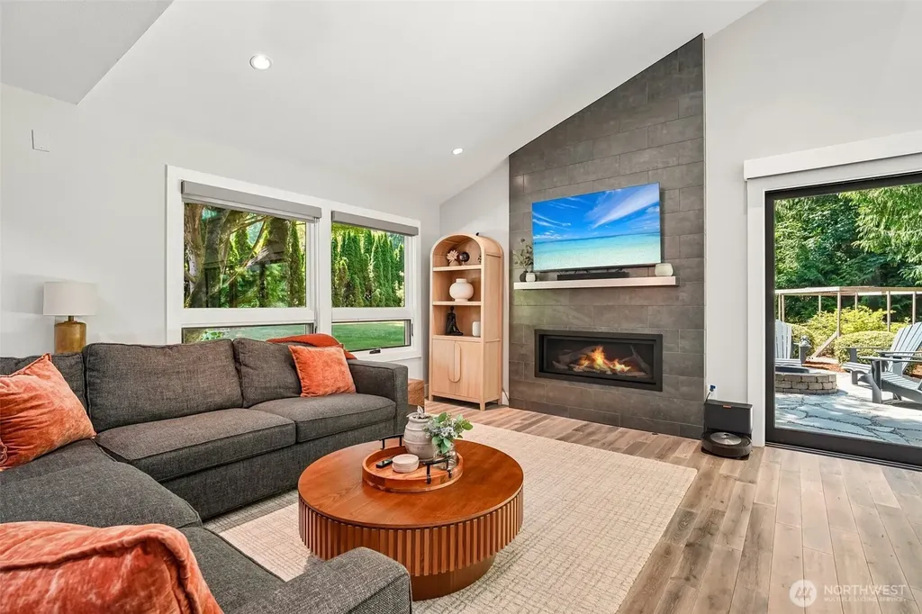 18448 SE 43rd Place Issaquah WA 98027