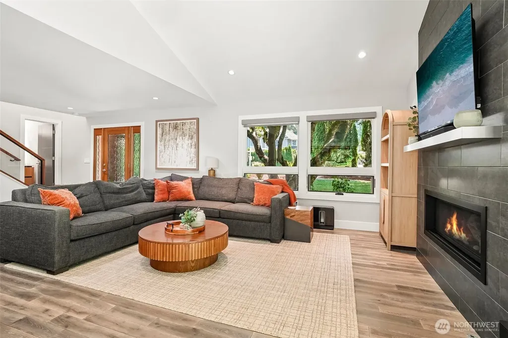 18448 SE 43rd Place Issaquah WA 98027