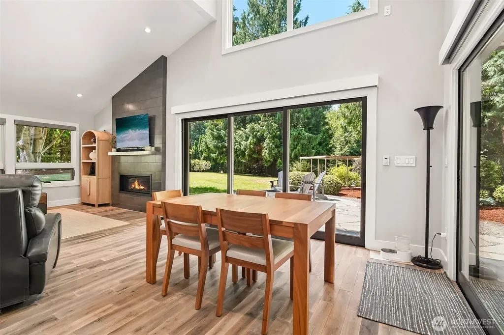 18448 SE 43rd Place Issaquah WA 98027