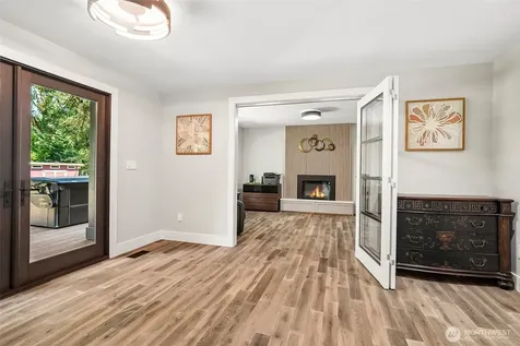 18448 SE 43rd Place Issaquah WA 98027
