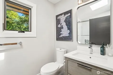 18448 SE 43rd Place Issaquah WA 98027