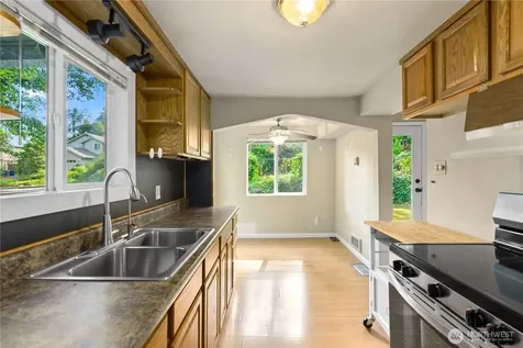 21304 60th Avenue W Mountlake Terrace WA 98043
