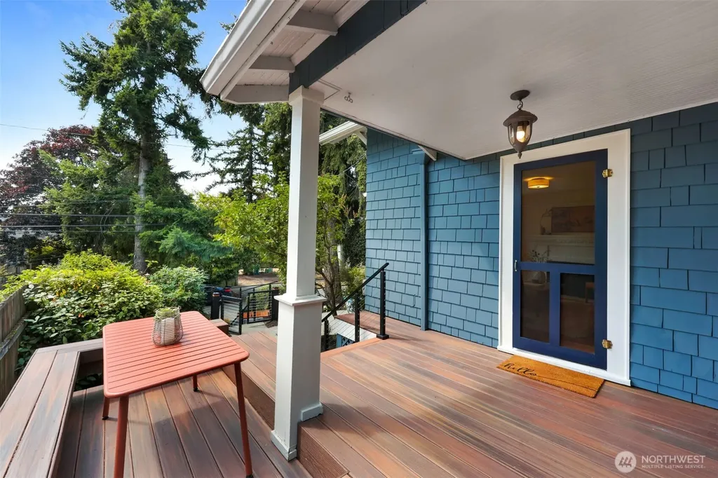 1812 N 39th Seattle WA 98103