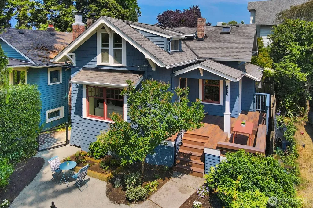 1812 N 39th Seattle WA 98103