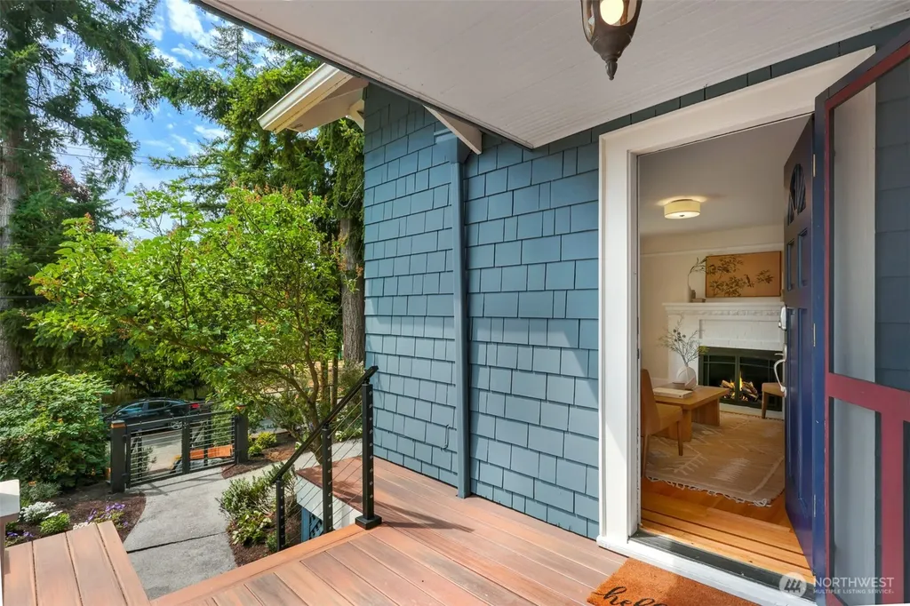 1812 N 39th Seattle WA 98103