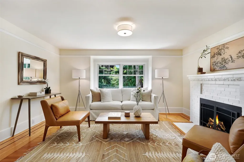 1812 N 39th Seattle WA 98103